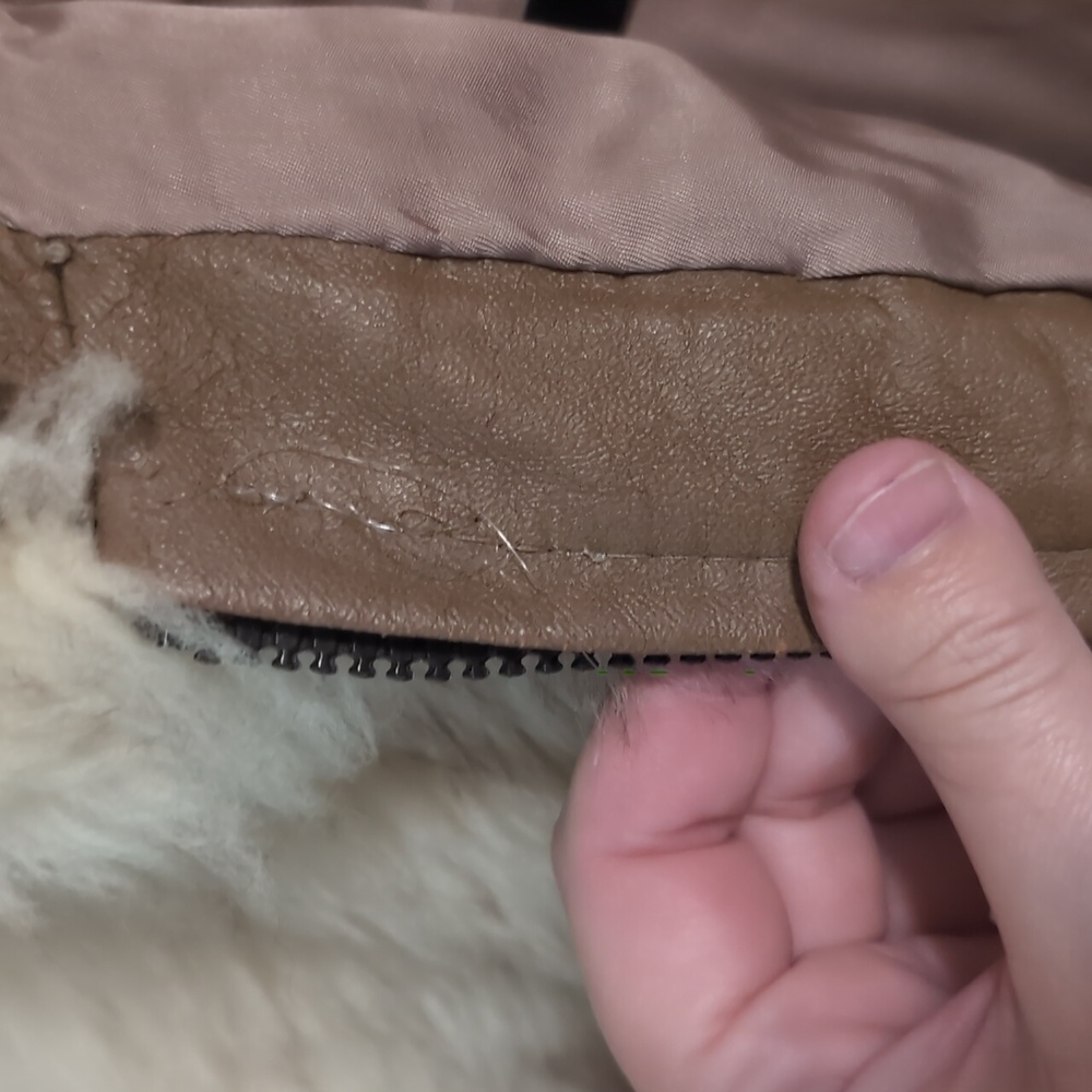 Elegant Cream Feathered Lamb Fur Jacket - Picture 5 of 5